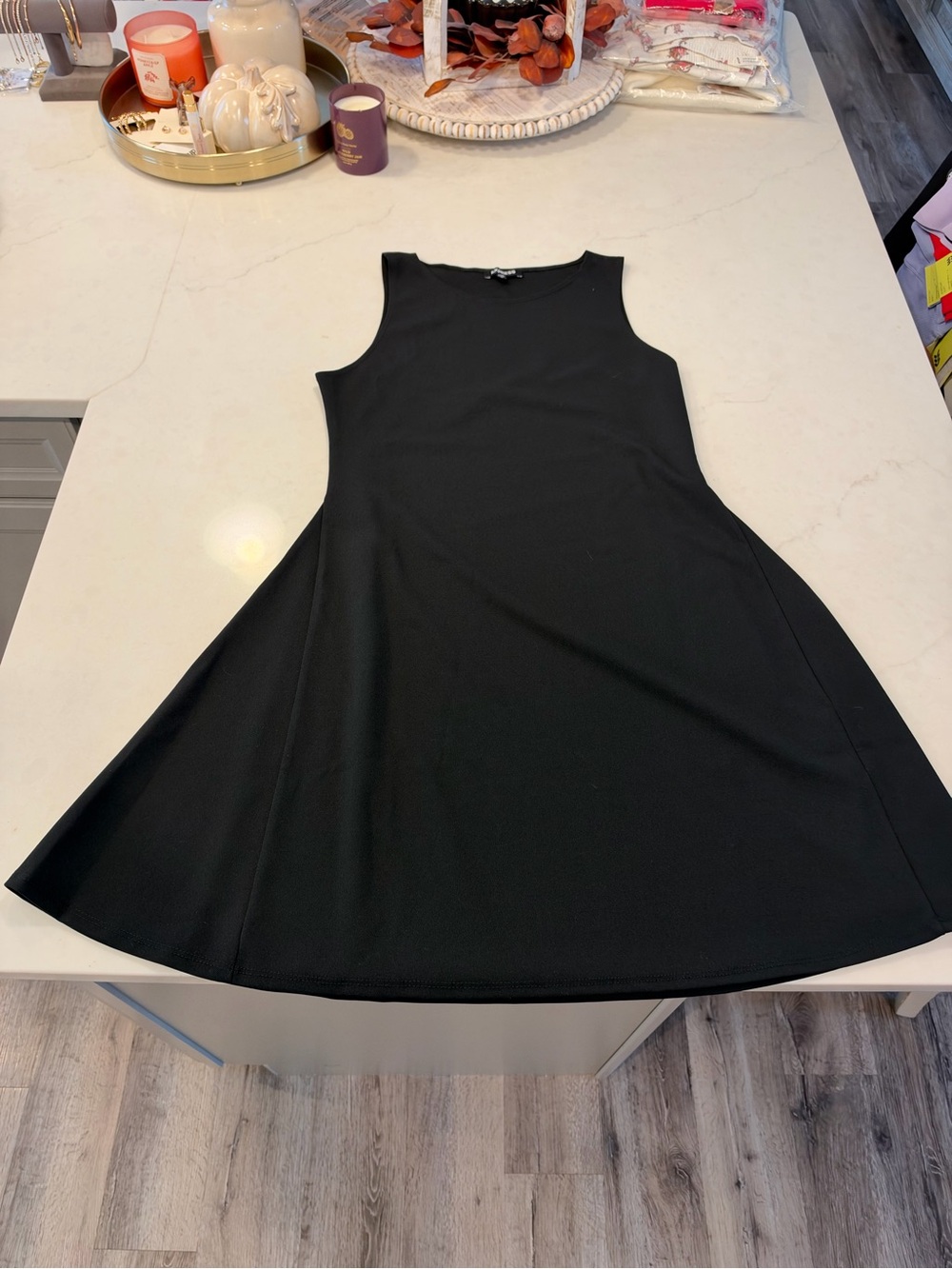 10 Express Dresses & Blouses size M smoke free read description pls ships fast - Picture 8 of 10